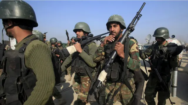 پاکستانی فوج کے مطابق کارروائی کے دوران چار دہشت گردوں کو ہلاک کیا گیا ہے جبکہ یونیورسٹی کی عمارت پر اب فوج کا کنٹرول ہے۔