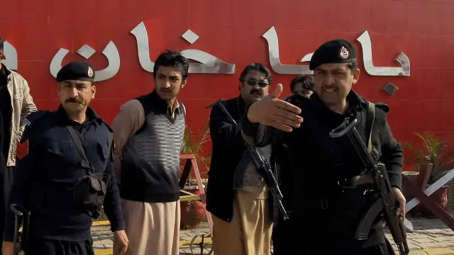 باچا خان یونیورسٹی پر بدھ کی صبح مسلح شدت پسندوں کے حملے میں 20 افراد ہلاک ہوئے ہیں 