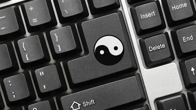 Символ инь-ян на клавиатуре компьютера