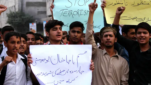  حملے کے نتیجے میں اساتذہ اور طلبا کی بڑی تعداد یونیورسٹی کی عمارت میں محصور ہوگئی تھی 