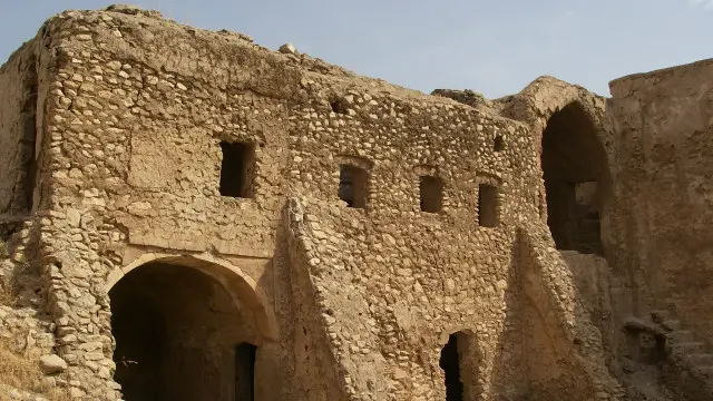 စိန့် အယ်လီဂျာ ဘုရားကျောင်းရဲ့ ၂၀၁၁ မတ်လ ဂြိုဟ်တု ဓာတ်ပုံနဲ့ ၂၀၁၄ စက်တင်ဘာ ဂြိုဟ်တု ဓာတ်ပုံ နှိုင်းယှဉ်ချက်။