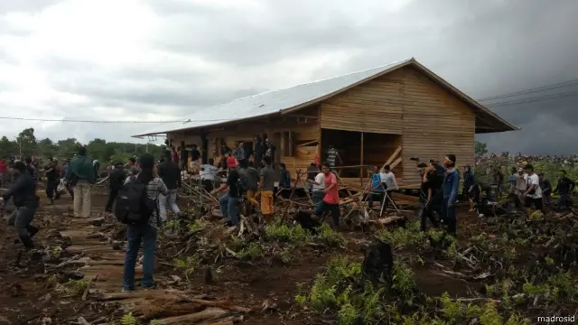 Pemerintah Provinsi Kalbar mengklaim pihaknya belum bisa mengidentifikasi siapa pelaku pembakaran.