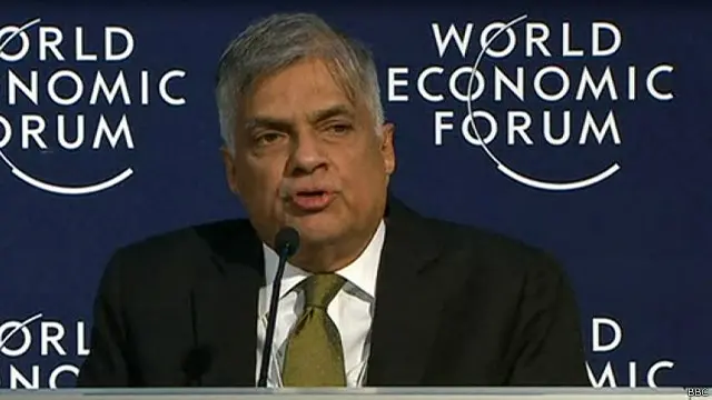 ''ආණ්ඩුව ඉතා බරපතල විදියට ණය වී තිබුණා. ණය කන්දරාවක්. මේ ණය කන්දරාවේ ප්‍රමාණය හොයා ගැනීමත් ඉතා අසීරු කටයුත්තක් වුණා. ඒ තරම්ම අවිධිමත් විදියටයි ණය ගෙන තිබුණේ.''