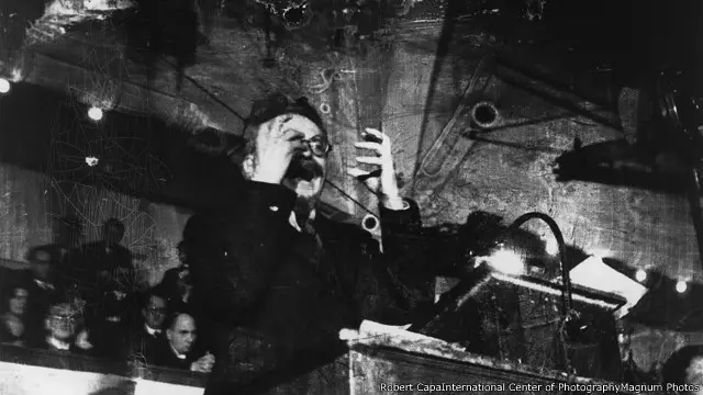 Trotsky Robert Capa