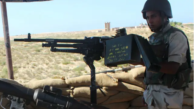 يشن الجيش المصري عمليات عسكرية واسعة في سيناء.