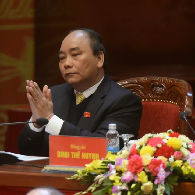 Phó Thủ tướng Nguyễn Xuân Phúc, sinh năm 1954, hiện là ủy viên Bộ Chính trị. Ông từng giữ chức Bộ trưởng Chủ nhiệm Văn phòng Chính phủ Việt Nam. Ông Phúc được dự đoán sẽ tiếp tục ở lại Bộ Chính trị.