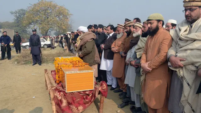 حملے میں ہلاک والے طلبا اور عملے کے ارکان کی نماز جنازہ ان کے آبائی علاقوں میں ادا کی گئیں