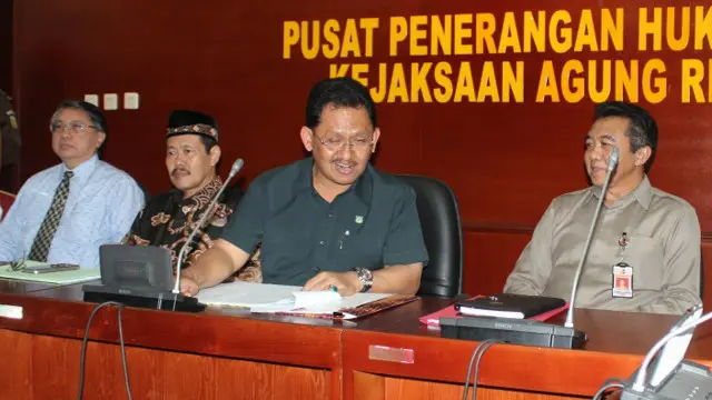 Tim Pakem melaksanakan konferensi pers terkait Gafatar.