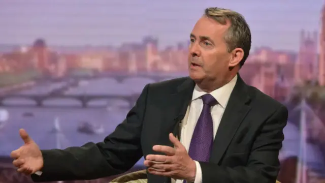 Mantan menteri pertahanan Liam Fox juga berusaha ikut bersaing dalam pertarungan itu bersama Menteri tenaga kerja Stephen Crabb.