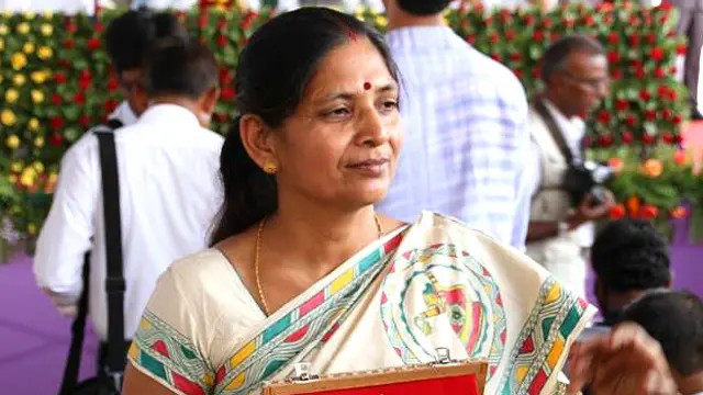 उलूपी झा.