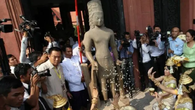 Kepala patung Harihara diambil Prancis 130 tahun lalu.