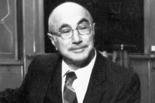 Одним из учителей Муханова был Яков Зельдович - выдающийся советский физик