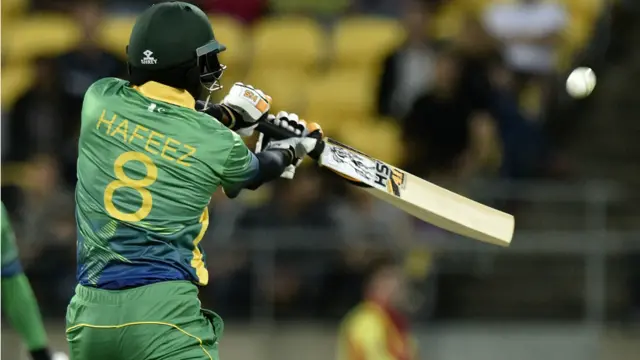 محمد حفیظ پاکستان کو ایک مرتبہ پھر ایک اچھا آغاز فراہم کرنے میں ناکام رہے