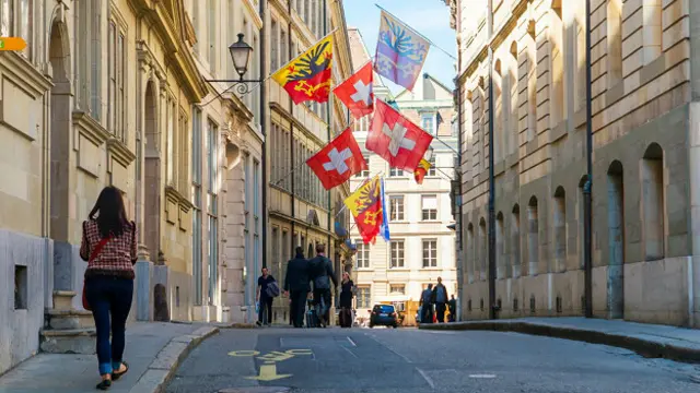 Улица старого города в Женеве