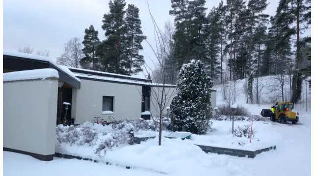 O centro de recepção de Raasepoori, em meio à floresta na Finlândia