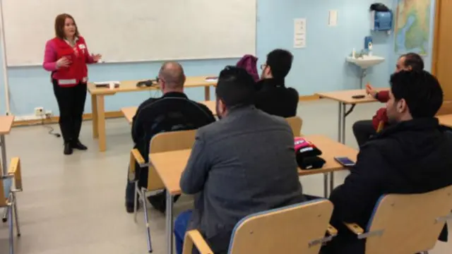 یوحنا نے جب ہم جنس پرستی کا ذکر کیا تو پچھلی قطار میں بیٹھے عراقی دبی آواز میں ہنسنے لگے۔