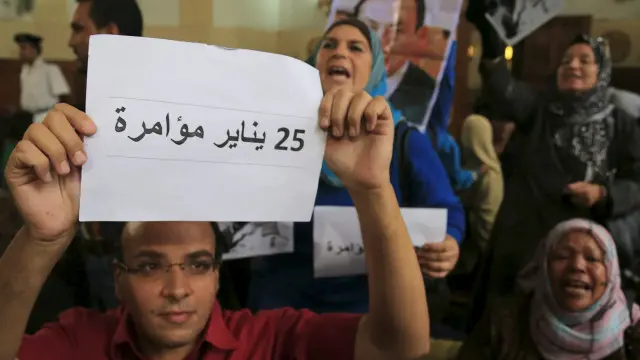 يعتبر البعض في مصر ثورة يناير/كانون الثاني "مؤامرة لزعزعة استقرار مصر".