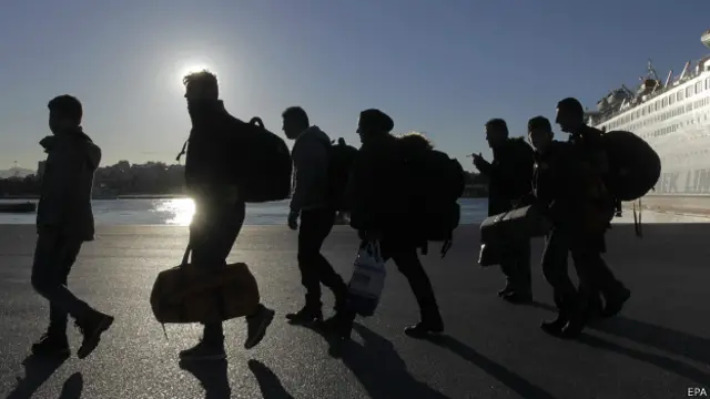 प्रवासी