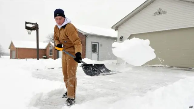 अमरीका में बर्फ़ीला तूफ़ान