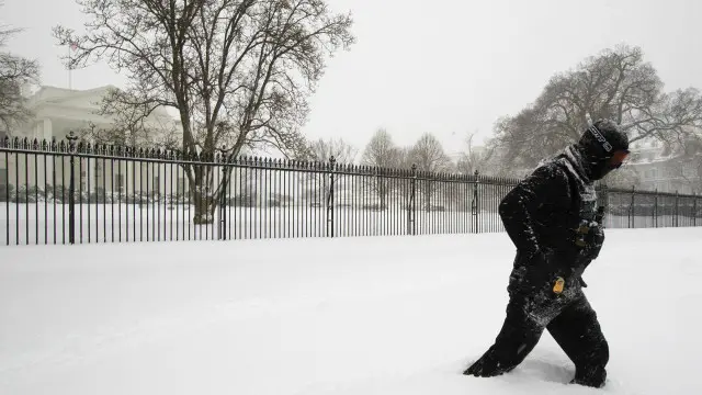 د یکشنبې په ورځ چې واروین توپان د واشنګټن ډي سي له سیمې تېریږي، ښايي دغه سیمه کې تر څه باندې ۷۶ سانتي مترو پورې واروه واوري