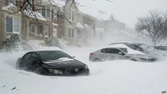 अमरीका में बर्फीला तूफ़ान