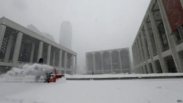 अमरीका में बर्फीला तूफ़ान