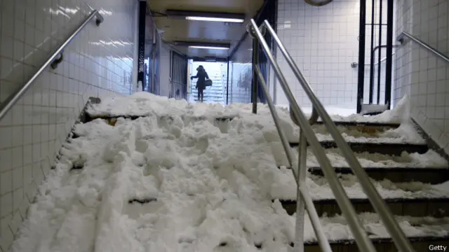 अमरीका में बर्फीला तूफ़ान