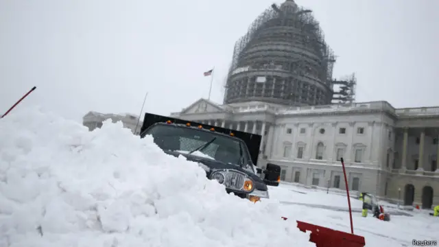 अमरीका में बर्फीला तूफ़ान