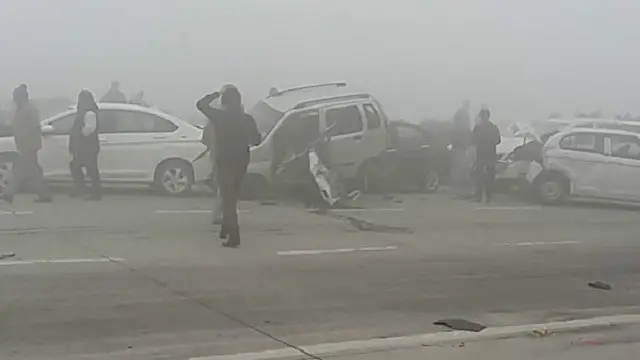 यमुना एक्सप्रेसवे पर हादसा