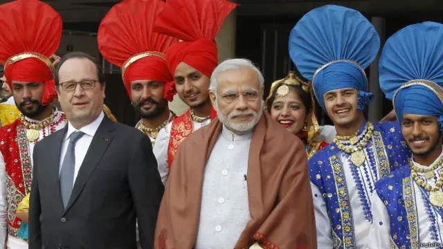 प्रधानमंत्री नरेंद्र मोदी और फ्रांस के राष्ट्रपति फ्रांस्वा ओलांद.