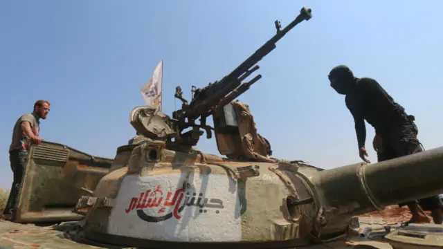 من المتوقع اجتماع عدد من جماعات المعارضة السورية، التي تدعمها المملكة العربية السعودية، في الرياض لبحث ردها بشأن المحادثات