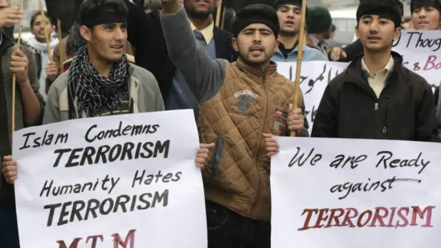 جب تک مطالبات تسلیم نہیں ہوتے تب تک یونیورسٹی میں تدریسی عمل کا بائکاٹ جاری رہے گا