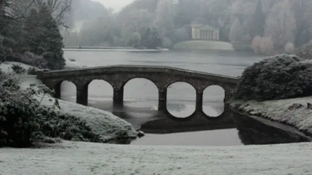 斯托海德花园与苏州园林齐名，也是《傲慢与偏见》的重要拍摄场地之一
