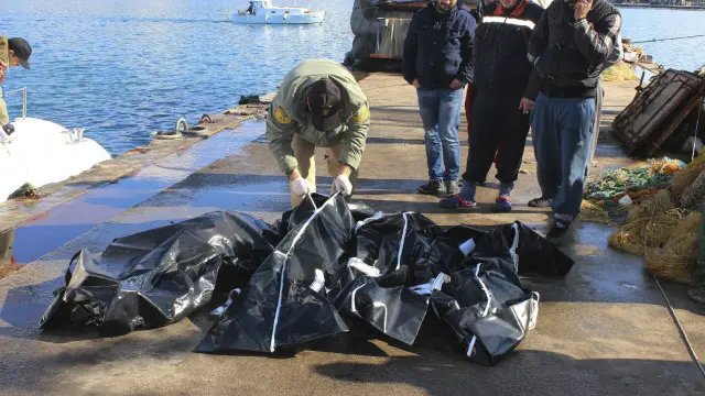 کشتی پر سوار افراد میں شام، میانمار اور افغانستان کے باشندے شامل تھے