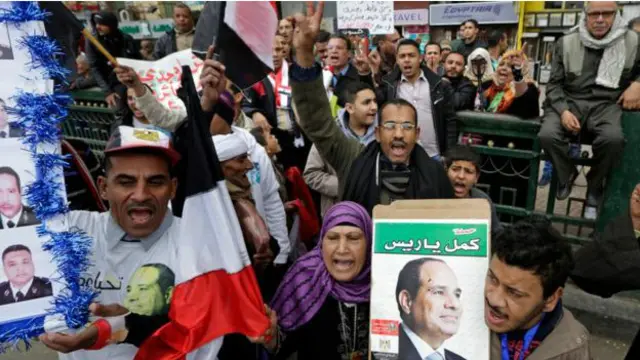 ميدان التحرير، الذي كان مركز الثورة قبل 5 سنوات، خلا إلا من بعض مؤيد الرئيس السيسي.