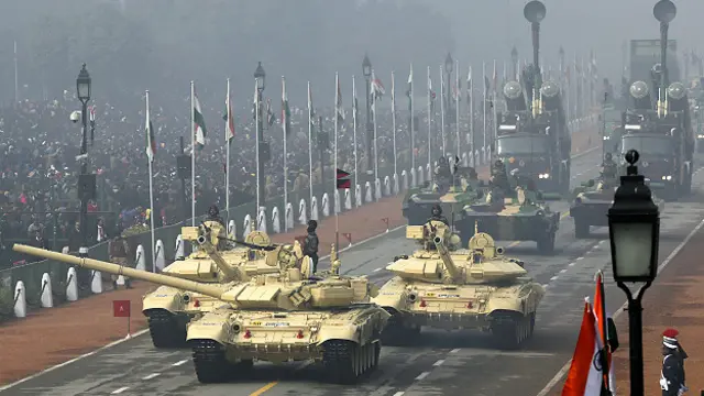 दिल्ली में आयोजित गणतंत्र दिवस परेड में शामिल टी-90 टैंक.