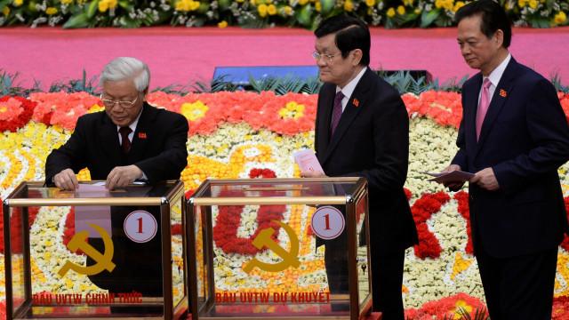 Nhiều ủy viên Bộ Chính trị của Đảng Cộng sản Việt Nam khóa 11 đã không tái ứng cử ở Đại hội 12.