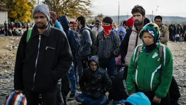 प्रवासी