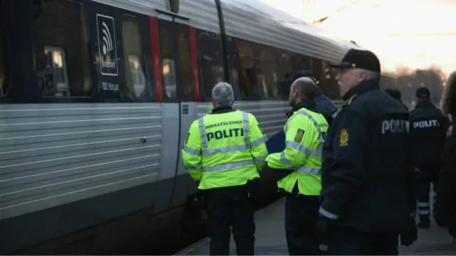 ရွှေ့ပြောင်း ဝင်ရောက်သူတွေရဲ့ ပစ္စည်းတွေကို ဒီဥပဒေအရ ရဲတွေ အနေနဲ့ ရှာဖွေ သိမ်းယူနိုင်မယ်။