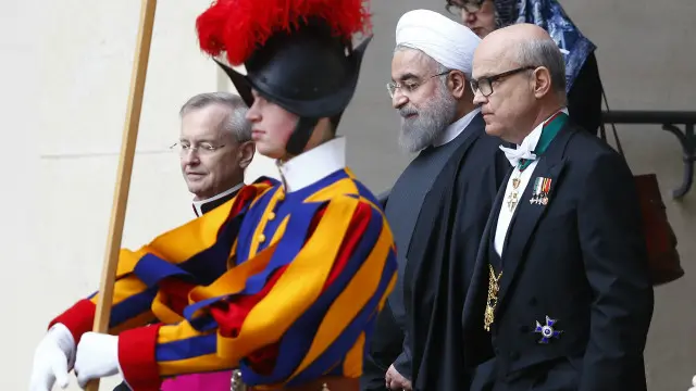 مراسم بدرقه آقای روحانی هنگام ترک واتیکان