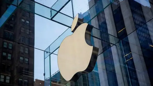 ایف بی آئی اے ڈائریکٹر جیمز کومے نے کہا ہے کہ حکومت اور ایپل کا تنازع ان کے دور کا مشکل ترین تنازع ہے