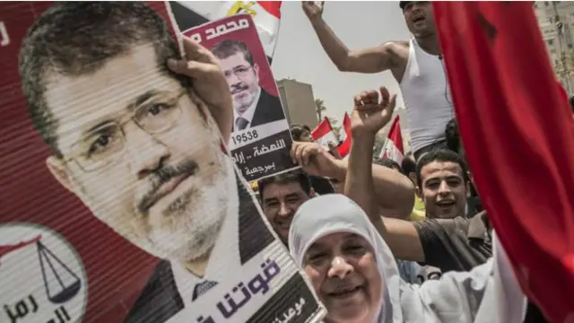 مرسی کو اس سے قبل دوسرے معاملوں سزائے موت اور عمر قید سنائی جا چکی ہے