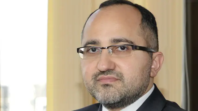 Yaxın bir il ərzində daha 10-15 bankın bağlanması gözlənilir, Əkrəm Həsənov ehtimal edir