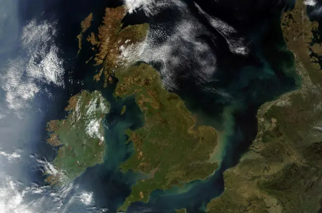 Снимок из космоса: Британия и Ирландия