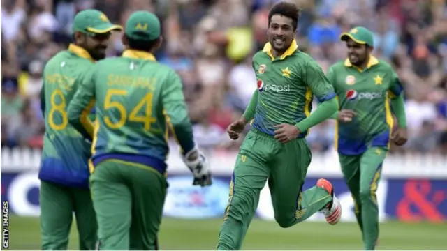 بھارت کے خلاف میچ میں محمد عامر نے زبردست بولنگ کا مظاہرہ کیا