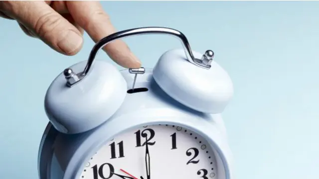 Un reloj despertador