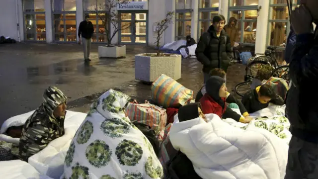 La policía y otras agencias del orden han pedido más recursos al gobierno para enfrentar el incremento de incidentes violentos en centros de asilo.