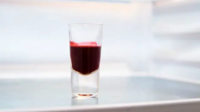 Wasu na cewa idan suka sha jinin yana musu maganin tsananin gajiya da ciwon kai da ciwon ciki