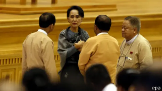  NLD ဥက္ကဋ္ဌ ဒေါ်အောင်ဆန်းစုကြည် က အတည်ပြု ခန့်အပ်