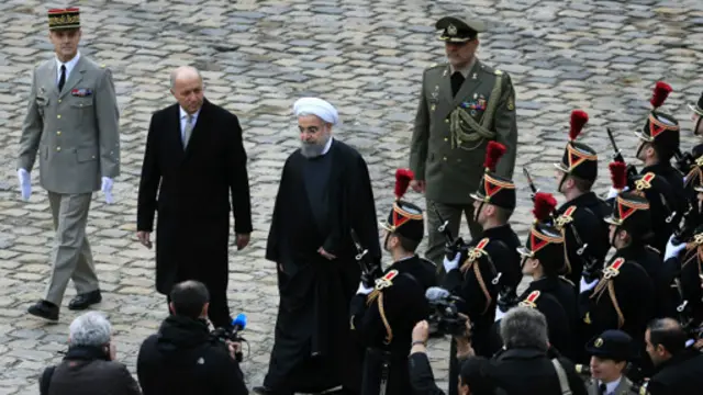 وزیر خارجه فرانسه با تشریفات رسمی از روحانی استقبال کرد